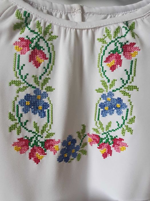 Вишете плаття на 3 рочки