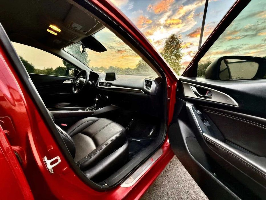 Mazda 3 Touring      2018