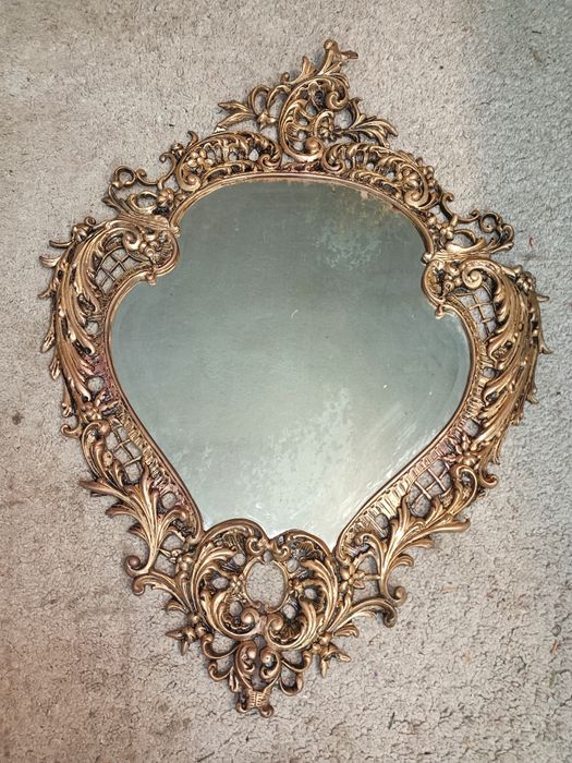 Restauro de mobiliário e peças decorativas