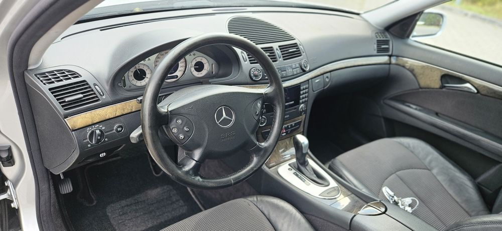 Mercedes w211 2003