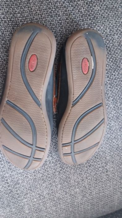 Sapatos de homem n. 42