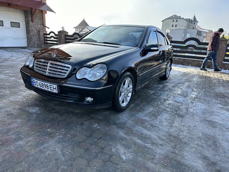 Mersedes-Benz C230