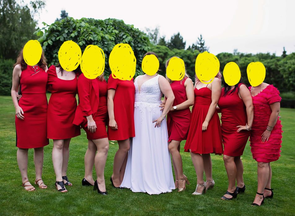 Biała Suknia Ślubna z Gorsetem