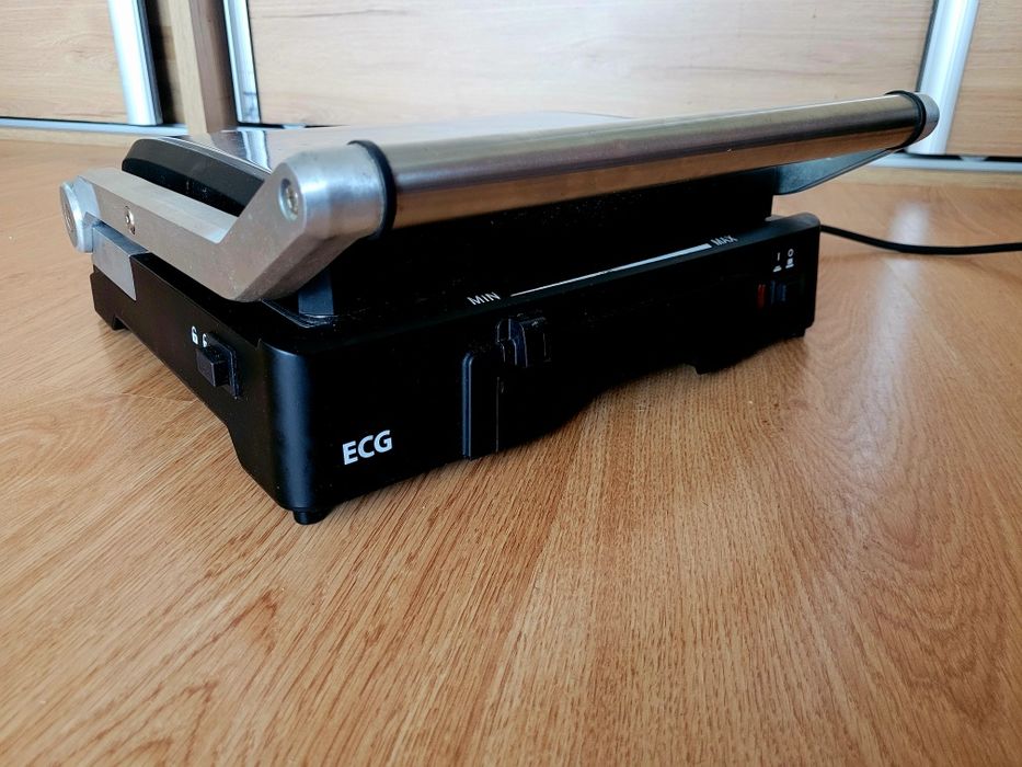 Duży grill elektryczny ECG KG 300 Deluxe
