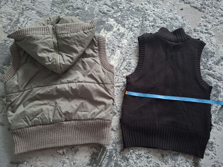 Дві безрукавки ...