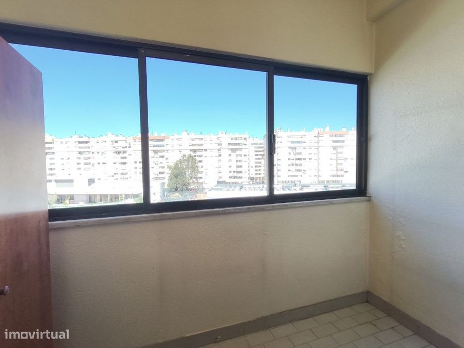 Apartamento T3 no Infantado (Loures) com Arrecadação