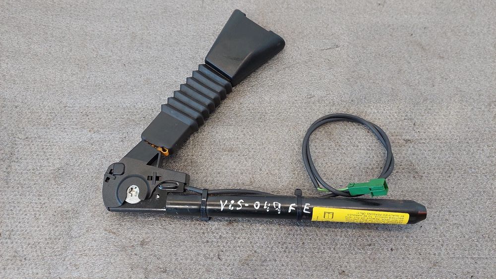 Encaixe de cinto frente esquerdo OPEL Astra G Caravan (F35_)