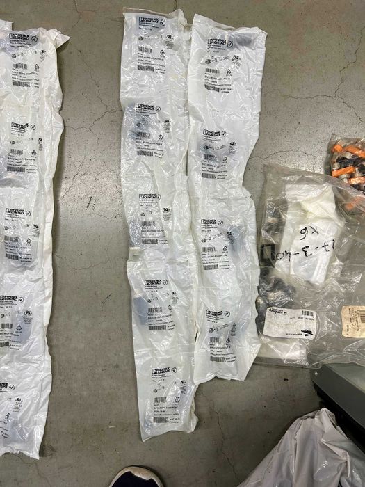 Wyposażenie magazynku serwisowego do naprawy maszyn CNC i innych