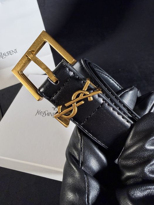 Cinto Yves Saint Laurent preto dourado