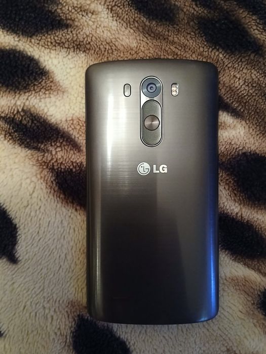 Телефон флагман lg g3 d 855
