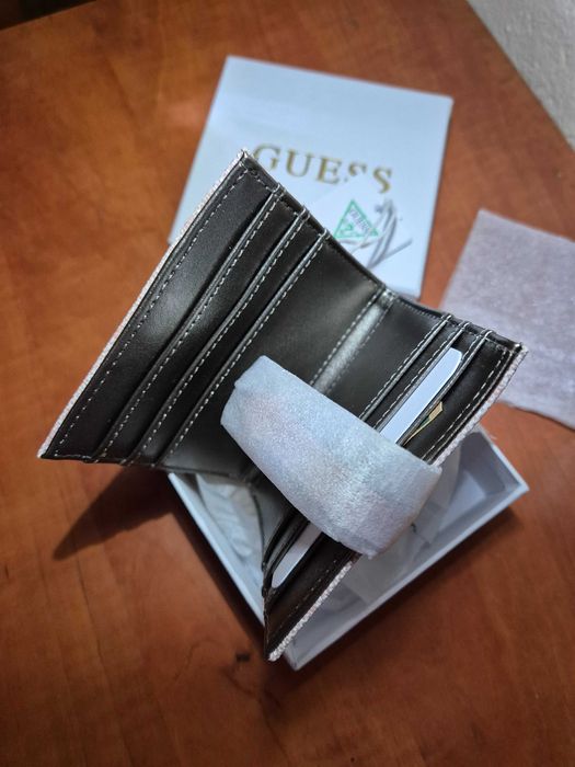 Porta cartões Guess