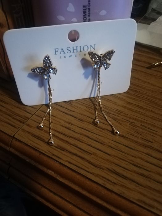 Kolczyki motyle z łańcuszkiem