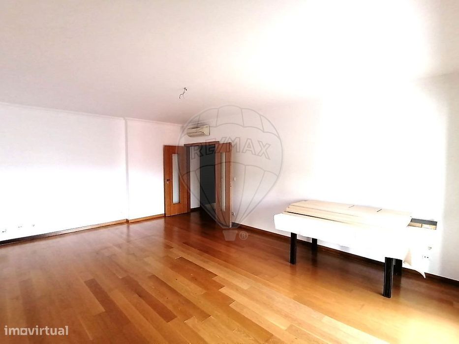 Apartamento T2 para arrendamento