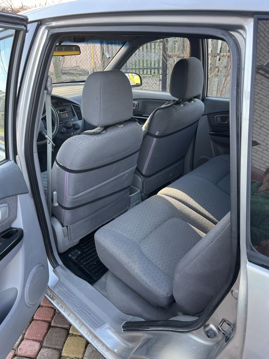 Kia Carens II 2003 року