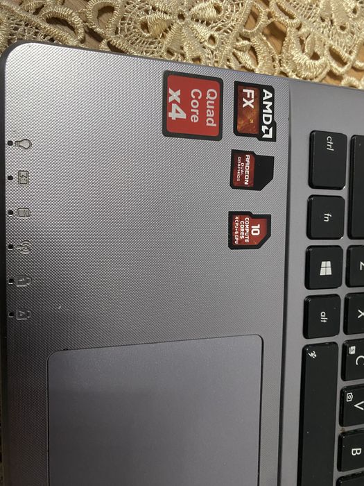 Laptop ASUS X550Z