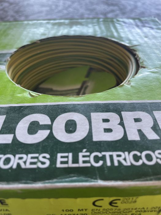 Material eléctrico - restos de obra