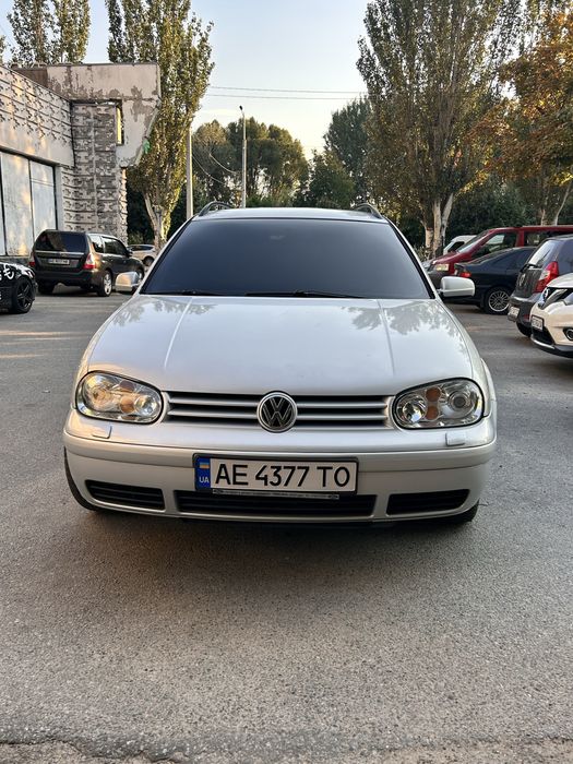 Продам власне авто Volkswagen Golf 4 1999 року випуску.
