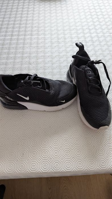 Tenis Nike AIRMAX 270, tamanho 33