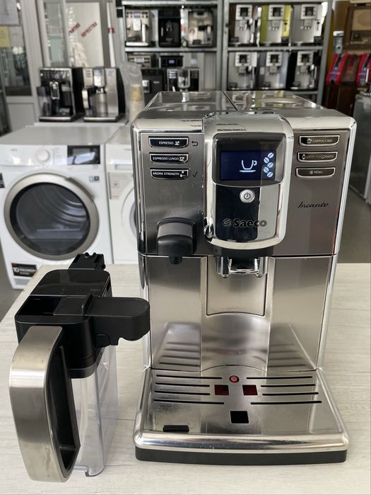 Кофемашина Saeco Incanto из Германии обслужена гарантия новый молочник