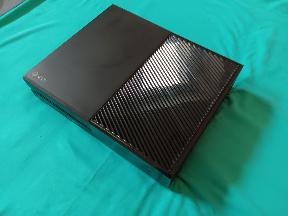 Xbox One + Oryginalny Pad + Gra + Okablowanie
