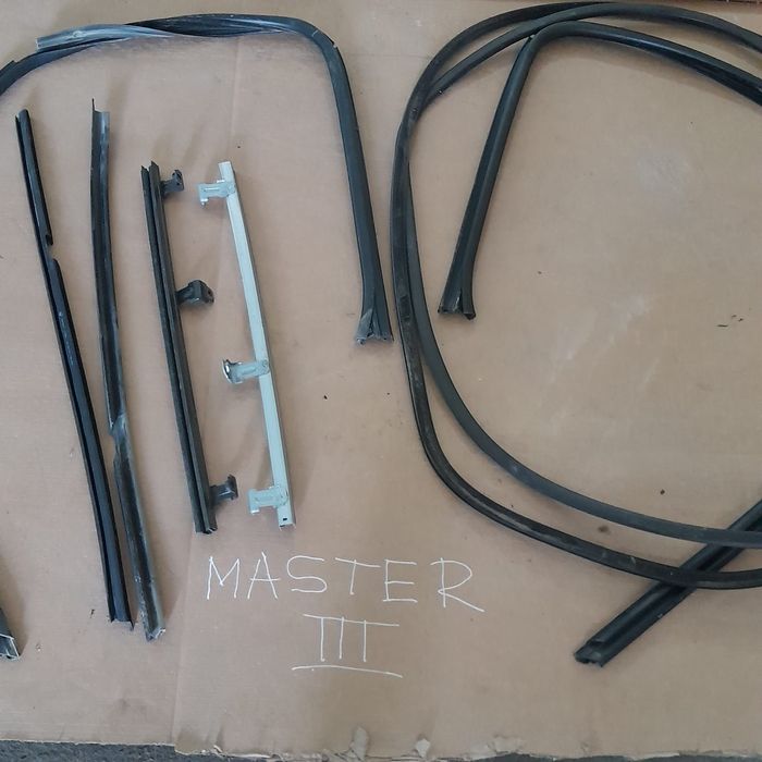 Renault Master III uszczelka drzwi