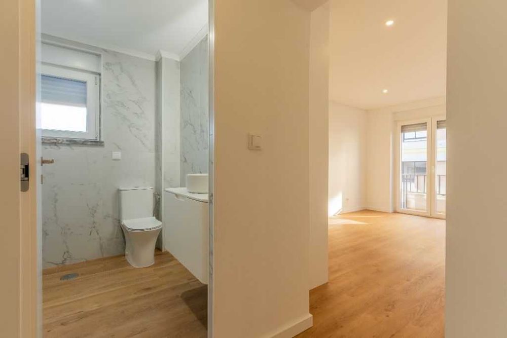 Apartamento T3 totalmente remodelado e com garagem - Santarém