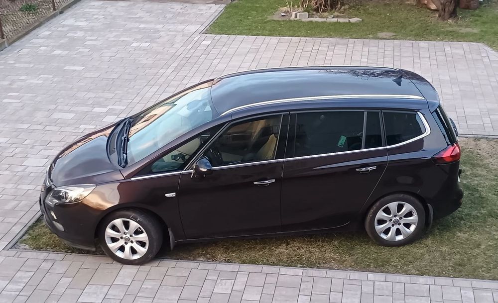 Opel Zafira Zafira C jasny środek  7 osobowa hak kamera Innovation