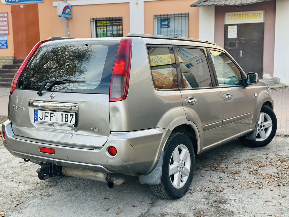 Продам Nissan X-Trail 2.2 дизель на боевом ходу !