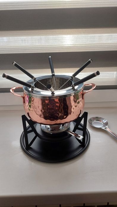 Набір для фондю KitchenCraft Artesà розрахований на 6 осіб