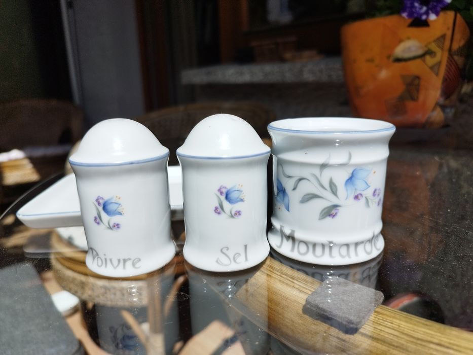 Przyprawnik porcelanowy Francja