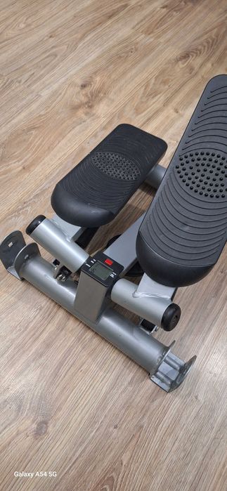 steper skretny z wyswietlaczem