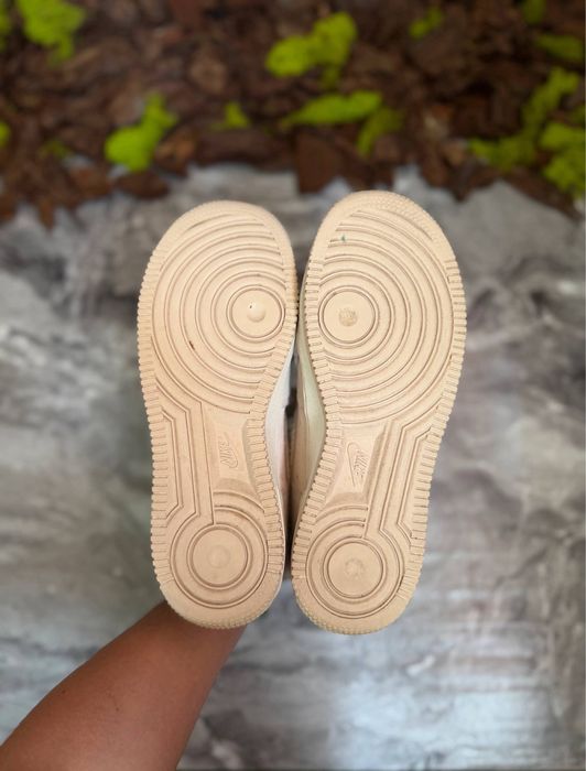 Оригінальні кросівки Nike Air Force 1 07 Se Beige / 38