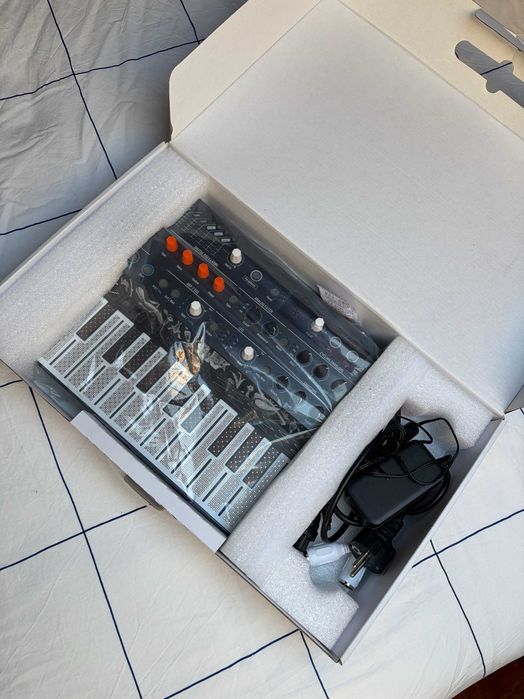 Arturia Microfreak sintetizador