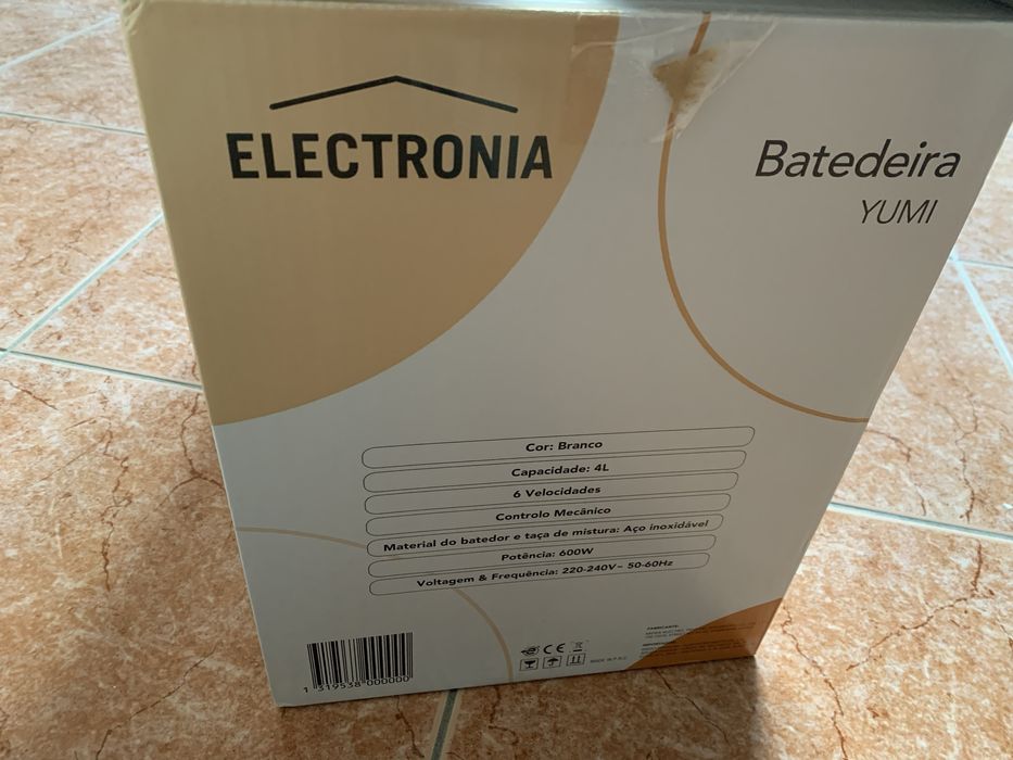 Batedeira/robot Electronia Yumi