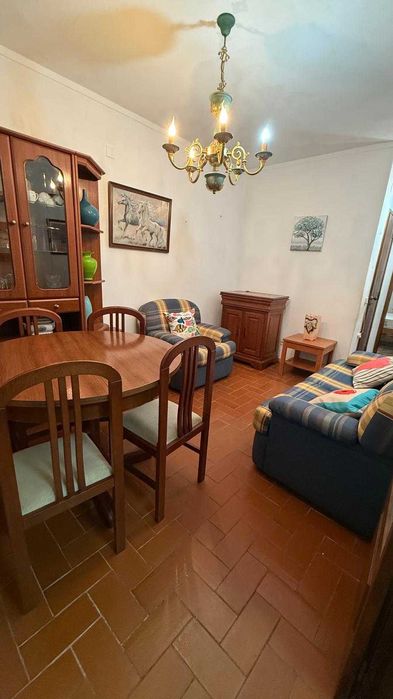 T1 no Centro de Lagos com Logradouro – Excelente Oportunidade!