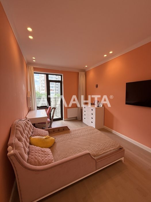 Предлагается к продаже 3 комнатная квартира на Фонтане в ЖК Лимнос !