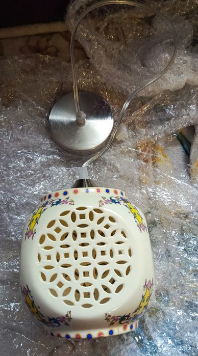 Modna lampka w zabytkowym,starym stylu ceramiczna..