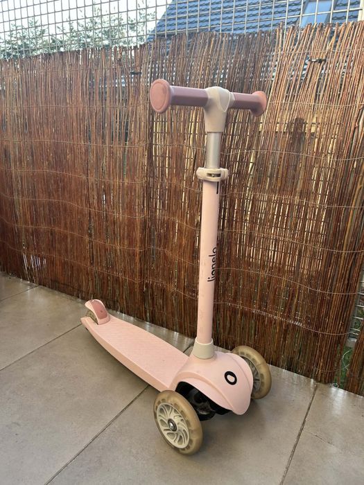 Sprzedam różową hulajnogę Lionelo