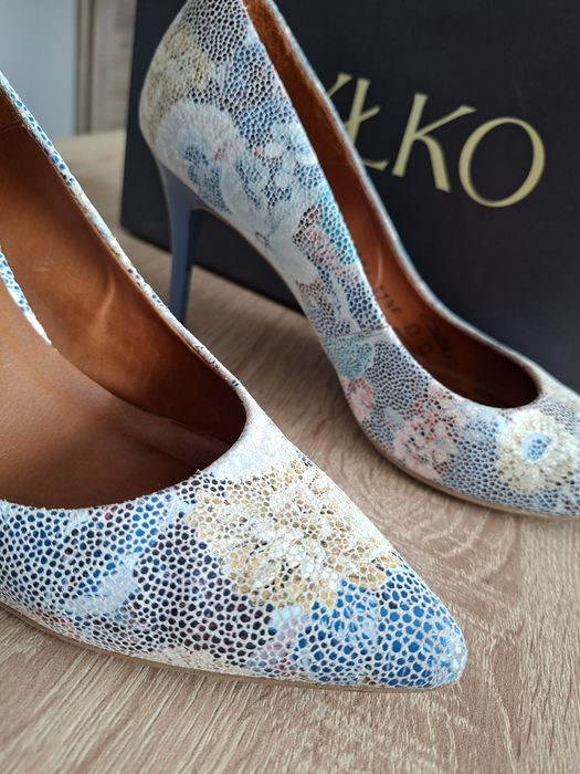 Ryłko 37,5 szpilki damskie kwiaty wiosna