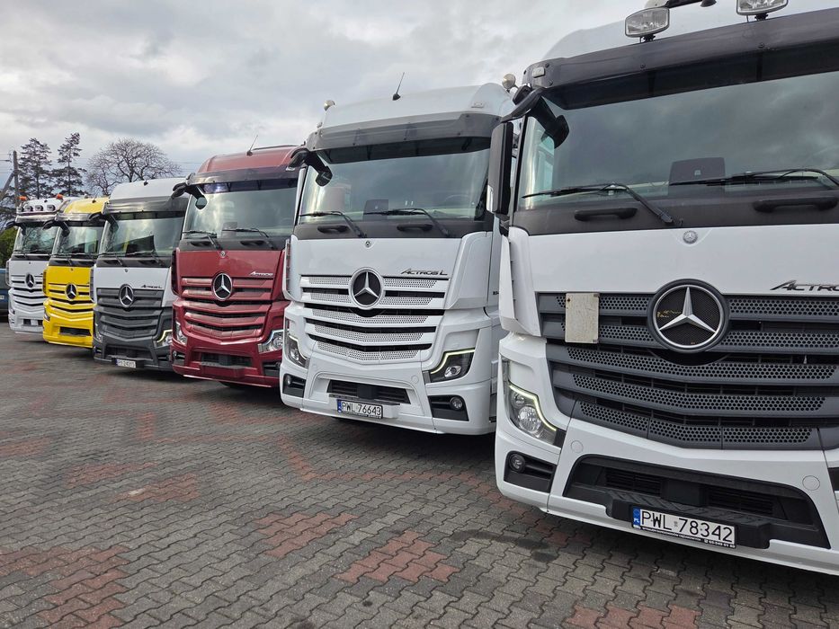 Wynajem ciągników siodłowych naczep chłodni firan