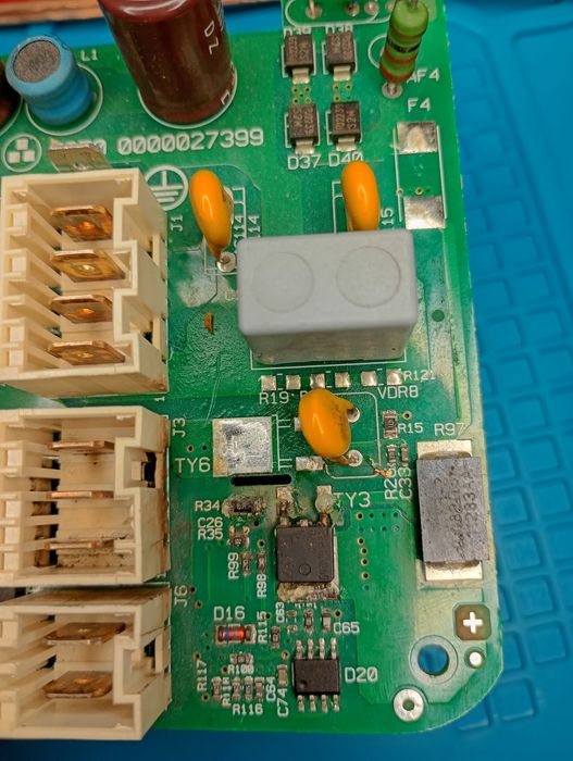 Naprawa płyt głównych, zasilania w piecach C.O, pompach ciepła, AGD