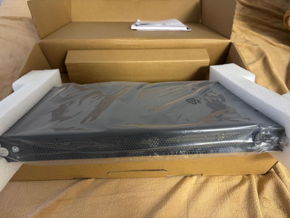 Гігабітний комутатор TP-Link TL-SG1048 на 48 портів