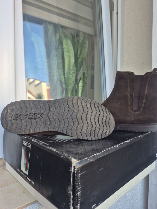 Geox замшеві черевики