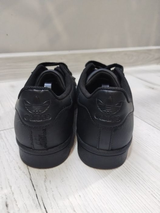 Adidas super star