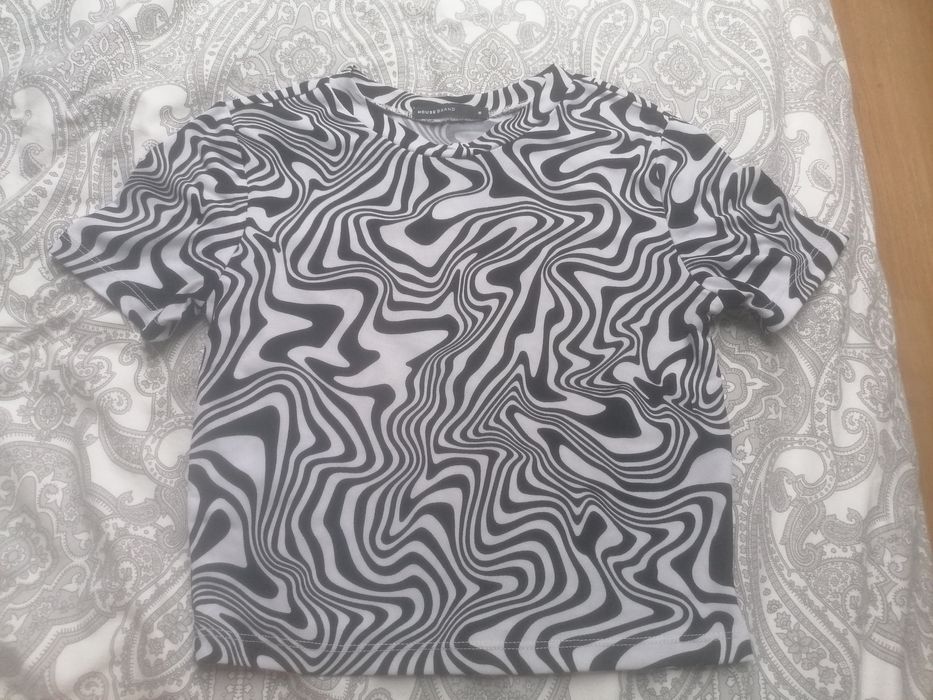 Top czarno biały s house