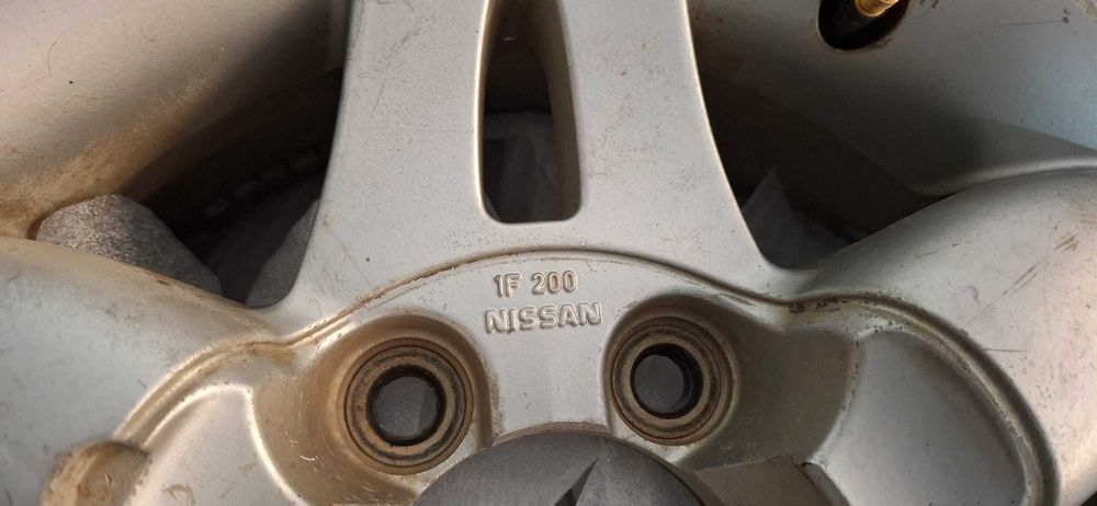 4 jantes 15" de Nissan terrano