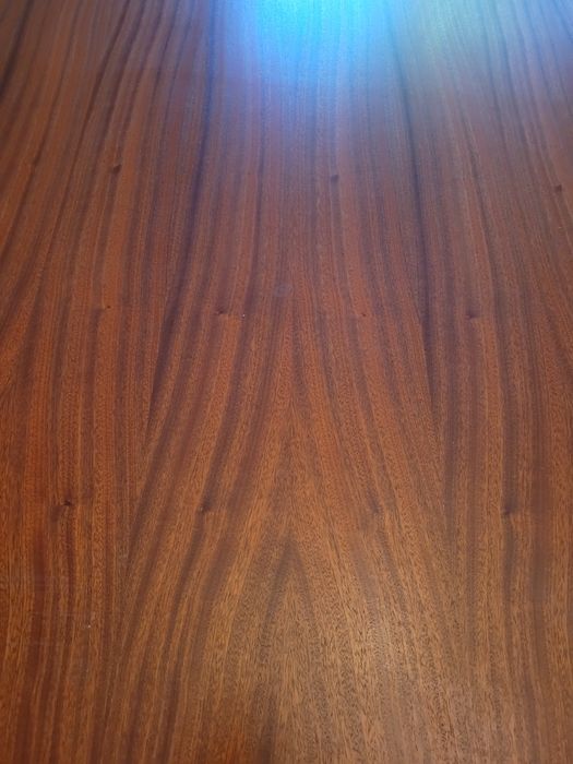 Mesa em madeira maciça em óptimo estado