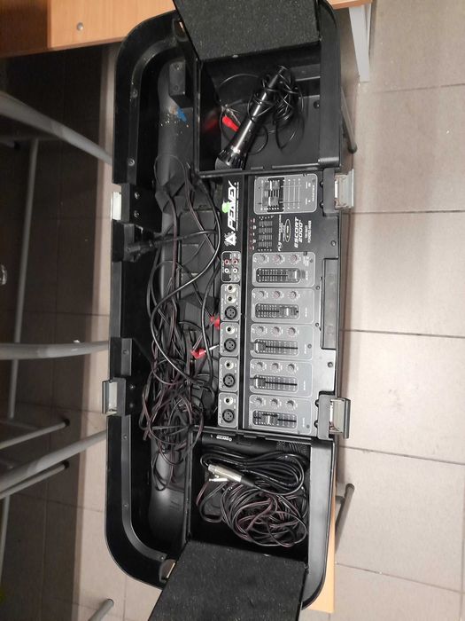 PEAVEY ESCORT 2000 - zestaw nagłaśniający