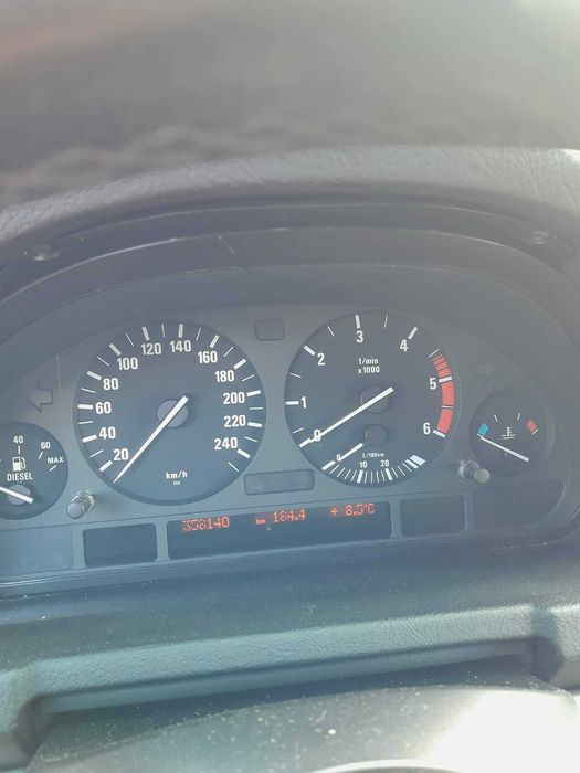Auto BMW X5 E53