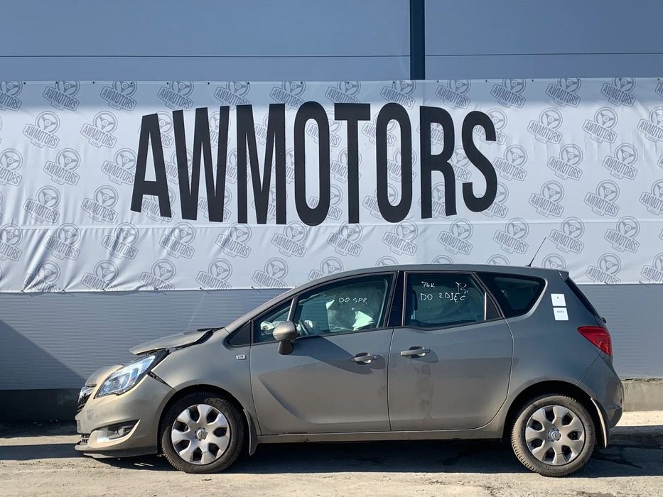 OPEL MERIVA 2015 *SAMOCHÓD NA CZĘŚCI* 4103  MASKA, LAMPA, DRZWI, LUSTERKO, ZDERZAK, GRILL, BŁOTNIK, KLAPA, BELKA, DESKA, FOTELE, KANAPA, ĆWIARTKA KIEROWNICA, TARCZE, ZACISKI, ZAWIESZENIE, KOMPLETNY PRZÓD, KOMPLETNY TYŁ, LICZNIK, ZEGARY, PRAWE LEWE PRZÓD T